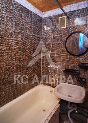 Продам двухкомнатную (2-комн.) квартиру, Морозова ул, 146, Сыктывкар г