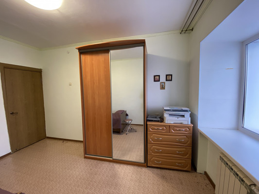 Продам двухкомнатную (2-комн.) квартиру, Ленина ул, 9к3, Нижневартовск г