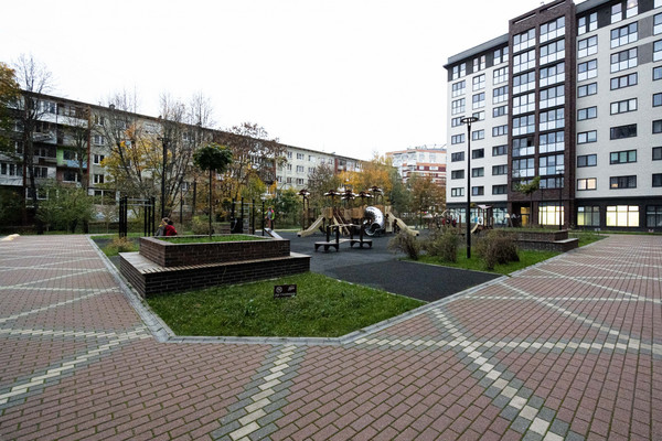 Продам двухкомнатную (2-комн.) квартиру, Уральская ул, 20, Калининград г