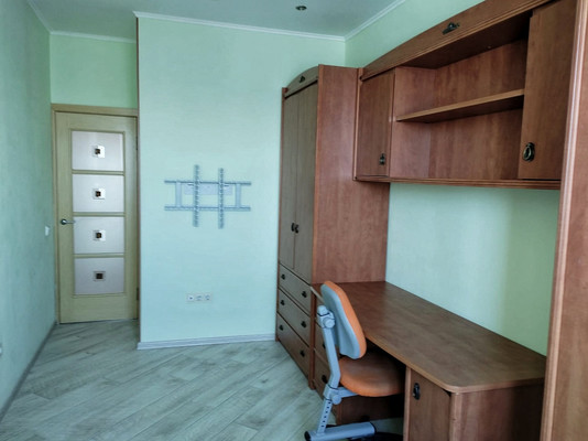 Продам многокомнатную квартиру, Адмирала Лазарева ул, 63к1, Москва г