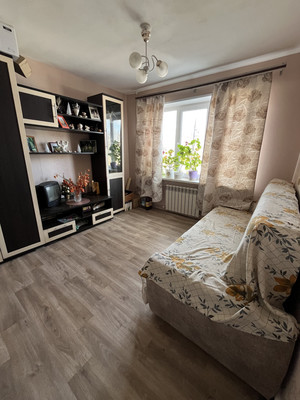 Продам трехкомнатную (3-комн.) квартиру, Центральная ул, 8, Лакша с