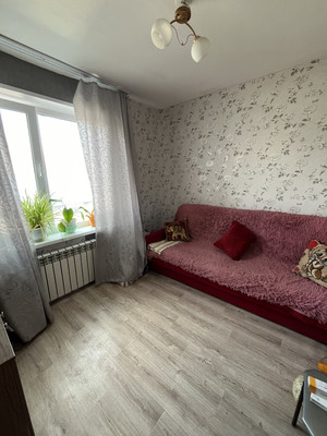 Продам трехкомнатную (3-комн.) квартиру, Центральная ул, 8, Лакша с