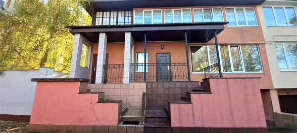 Продам таунхаус, Верхнеозерная ул, 32а, Калининград г, 0 км от города