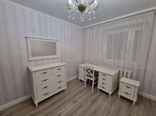 Продам трехкомнатную (3-комн.) квартиру, Серова ул, 12, Советск г