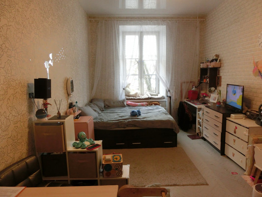 Продам комнату в 6-комн. квартире, 12-я В.О. линия, 15А, Санкт-Петербург г