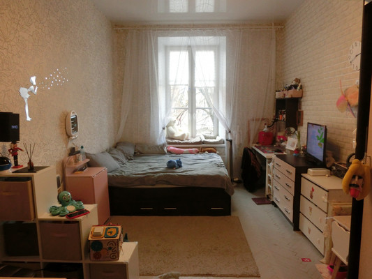 Продам комнату в 6-комн. квартире, 12-я В.О. линия, 15А, Санкт-Петербург г