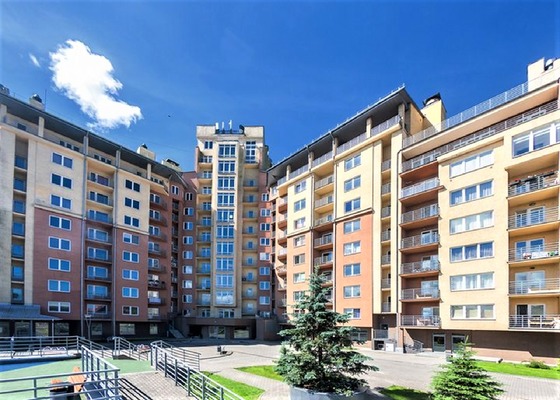 Продам трехкомнатную (3-комн.) квартиру, Красная ул, 63ка, Калининград г