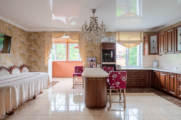 Продам многокомнатную квартиру, Коммунальная ул, 32, Калининград г