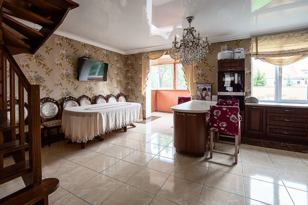 Продам многокомнатную квартиру, Коммунальная ул, 32, Калининград г