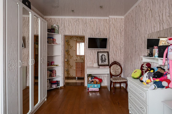 Продам многокомнатную квартиру, Коммунальная ул, 32, Калининград г