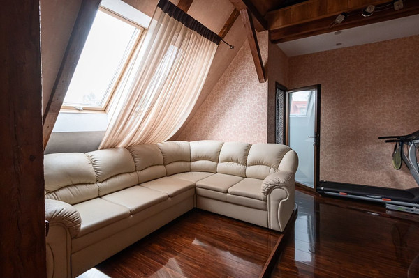 Продам многокомнатную квартиру, Коммунальная ул, 32, Калининград г