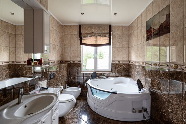 Продам многокомнатную квартиру, Коммунальная ул, 32, Калининград г