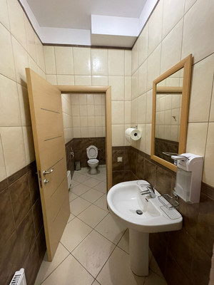 Продам торговое помещение 471,5 м2, Красная ул, 63ка, Калининград г