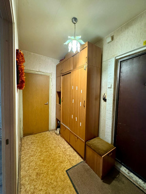 Продам двухкомнатную (2-комн.) квартиру, Адмирала Лазарева ул, 42, Москва г