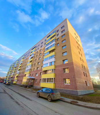 Продам трехкомнатную (3-комн.) квартиру, Зеленина ул, 1, Киров г