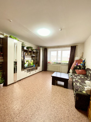 Продам трехкомнатную (3-комн.) квартиру, Зеленина ул, 1, Киров г