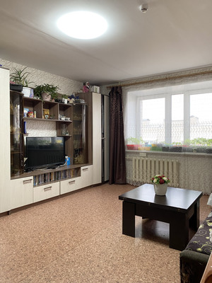 Продам трехкомнатную (3-комн.) квартиру, Зеленина ул, 1, Киров г