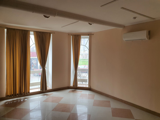 Сдам коммерческое помещение 225 м2, Еловая аллея ул, 63а, Калининград г