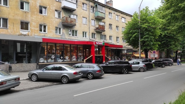 Продам торговое помещение 611,2 м2, Космонавта Леонова ул, 48, Калининград г