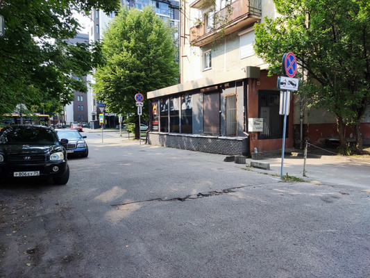 Продам торговое помещение 611,2 м2, Космонавта Леонова ул, 48, Калининград г