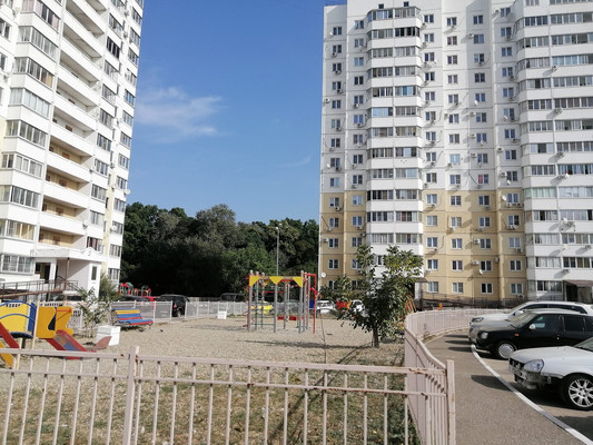 Продам трехкомнатную (3-комн.) квартиру, Анапское ш, 53к2, Новороссийск г