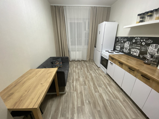 Продам двухкомнатную (2-комн.) квартиру, Строителей ул, 18, Нижневартовск г