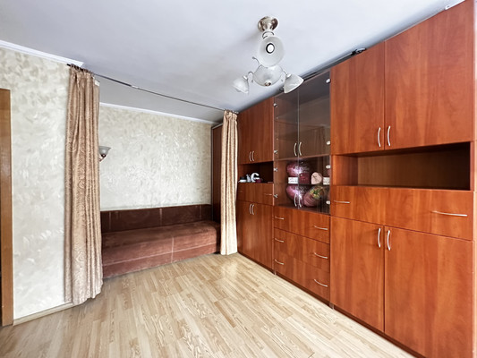 Продам двухкомнатную (2-комн.) квартиру, Космонавта Леонова ул, 68, Калининград г