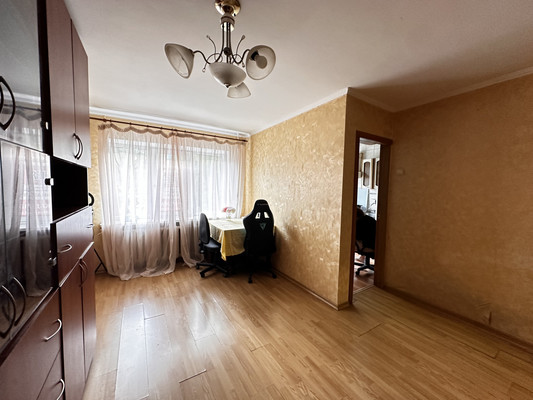 Продам двухкомнатную (2-комн.) квартиру, Космонавта Леонова ул, 68, Калининград г