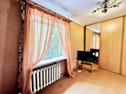 Продам двухкомнатную (2-комн.) квартиру, Космонавта Леонова ул, 68, Калининград г