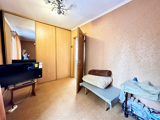Продам двухкомнатную (2-комн.) квартиру, Космонавта Леонова ул, 68, Калининград г