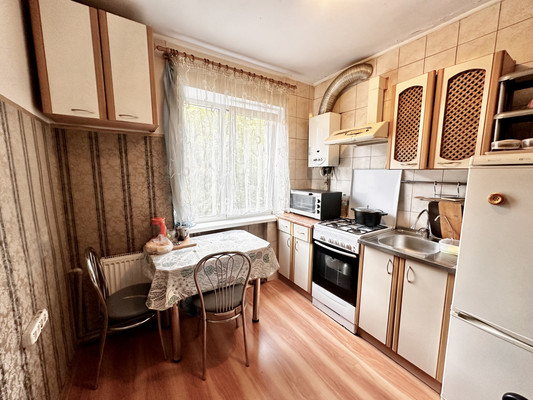 Продам двухкомнатную (2-комн.) квартиру, Космонавта Леонова ул, 68, Калининград г