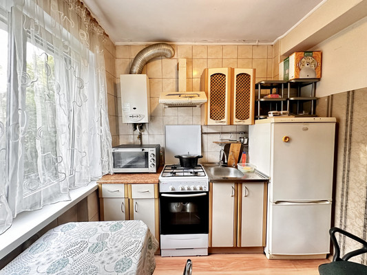 Продам двухкомнатную (2-комн.) квартиру, Космонавта Леонова ул, 68, Калининград г