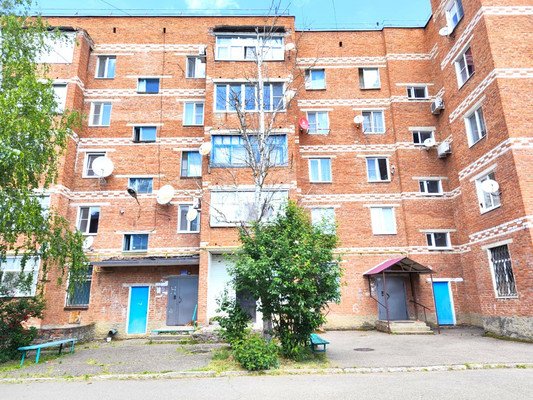 Продам трехкомнатную (3-комн.) квартиру, Комарова ул, 105, Апшеронск г