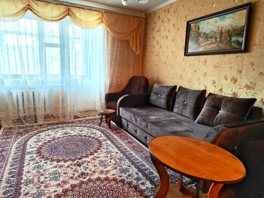 Продам трехкомнатную (3-комн.) квартиру, Комарова ул, 105, Апшеронск г