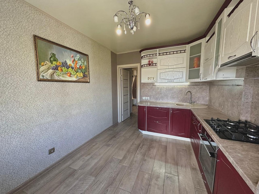 Продам двухкомнатную (2-комн.) квартиру, Завокзальная ул, 6, Великий Новгород г