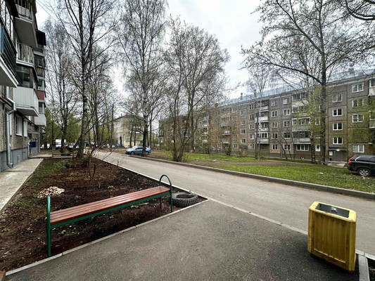 Продам трехкомнатную (3-комн.) квартиру, Мира ул, 30, Киров г