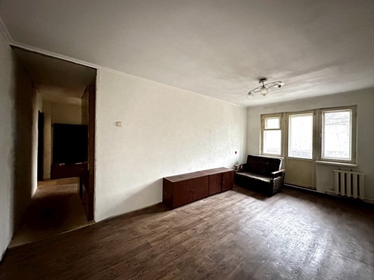 Продам трехкомнатную (3-комн.) квартиру, Мира ул, 30, Киров г