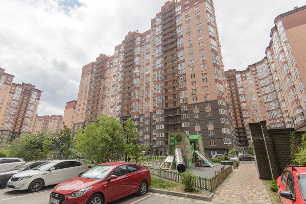 Продам трехкомнатную (3-комн.) квартиру, Берберовская ул, 48к2, Ростов-на-Дону г