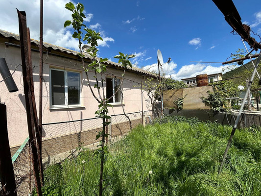 Продам трехкомнатную (3-комн.) квартиру, Горького ул, 55, Приветное с
