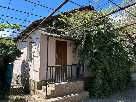 Продам трехкомнатную (3-комн.) квартиру, Горького ул, 55, Приветное с