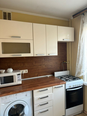 Продам двухкомнатную (2-комн.) квартиру, Замшина ул, 13, Санкт-Петербург г