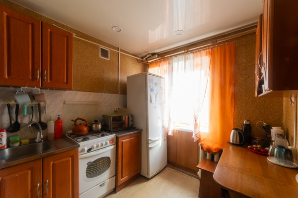 Продам двухкомнатную (2-комн.) квартиру, Защитников Заполярья пр-кт, 38, Кола г