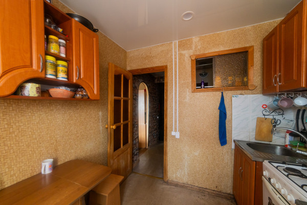 Продам двухкомнатную (2-комн.) квартиру, Защитников Заполярья пр-кт, 38, Кола г