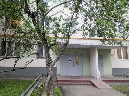 Продам двухкомнатную (2-комн.) квартиру, Харьковская ул, 8к1, Москва г