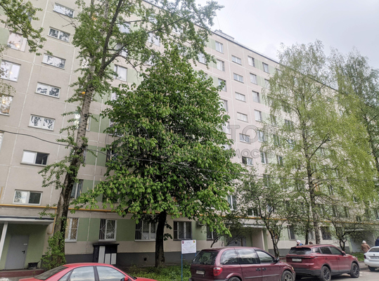 Продам двухкомнатную (2-комн.) квартиру, Харьковская ул, 8к1, Москва г