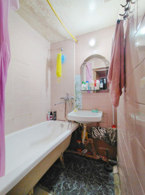 Продам трехкомнатную (3-комн.) квартиру, Дубнинская ул, 20к2, Москва г