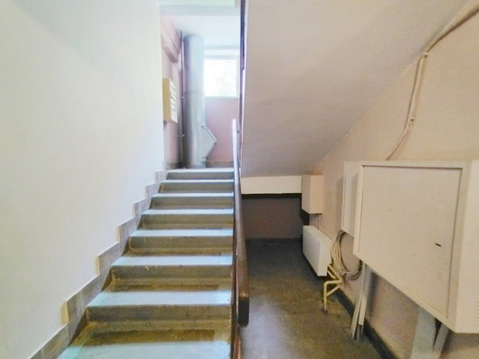 Продам трехкомнатную (3-комн.) квартиру, Дубнинская ул, 20к2, Москва г
