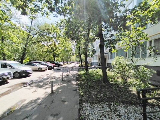 Продам трехкомнатную (3-комн.) квартиру, Дубнинская ул, 20к2, Москва г