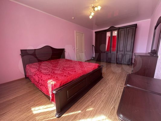 Продам однокомнатную (1-комн.) квартиру, Маршала Жукова ул, 1к3, Геленджик г
