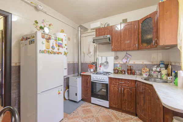 Продам двухкомнатную (2-комн.) квартиру, Курганная ул, 14, Азов г